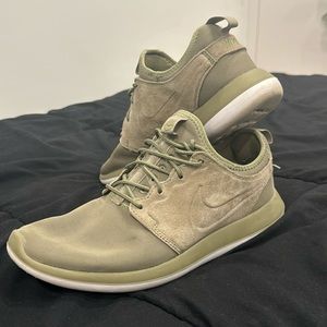 Nike Roche Runs - Army Green
